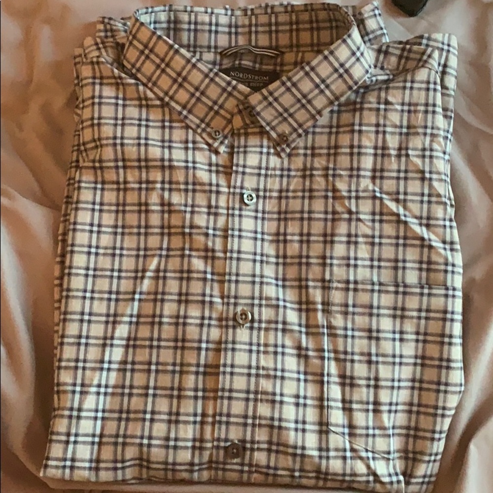 Price ✂️ NWT Nordstrom Tech Smart Mens Button Down - Picture 2 of 4